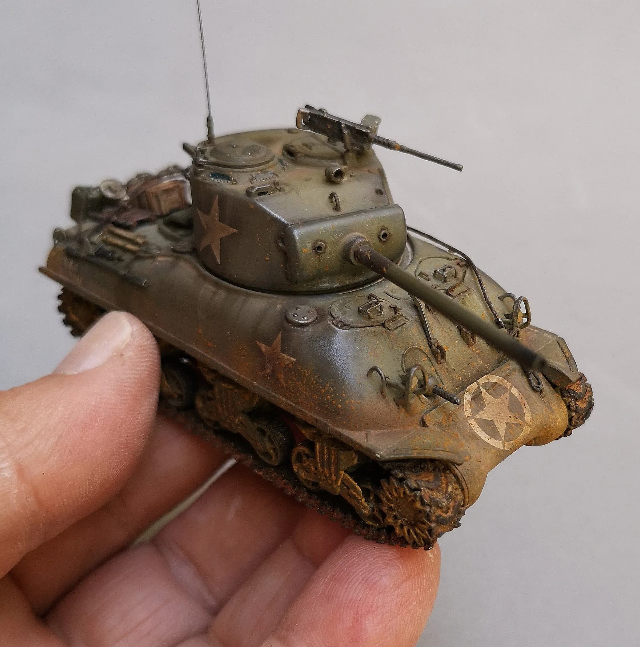 Vehiculo militar a escala